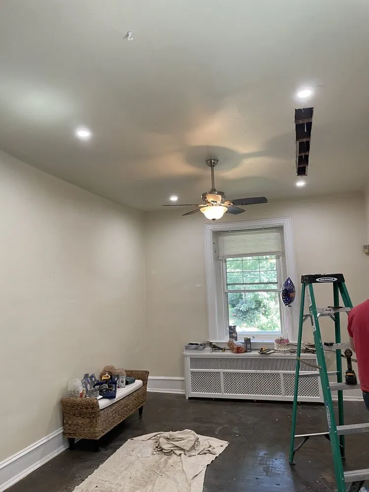 Slide of Euroline Electric