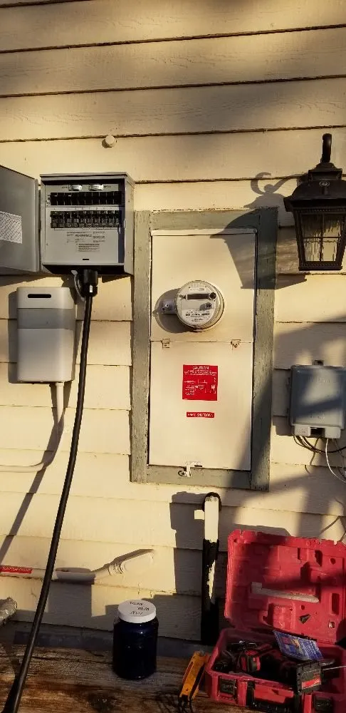 Licensed electrical service for homes in outlet and switch repair,  by 