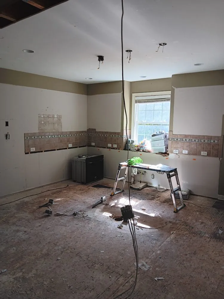 Slide of Evans Electrical & Handyman services