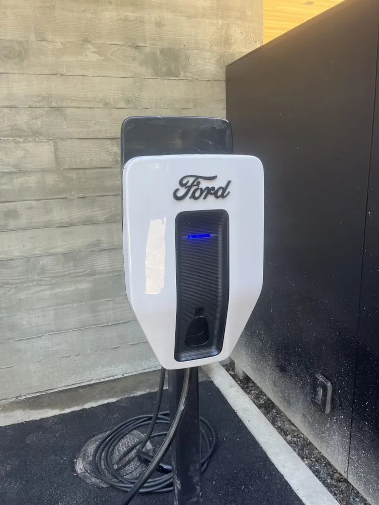 Slide of Everest Electric