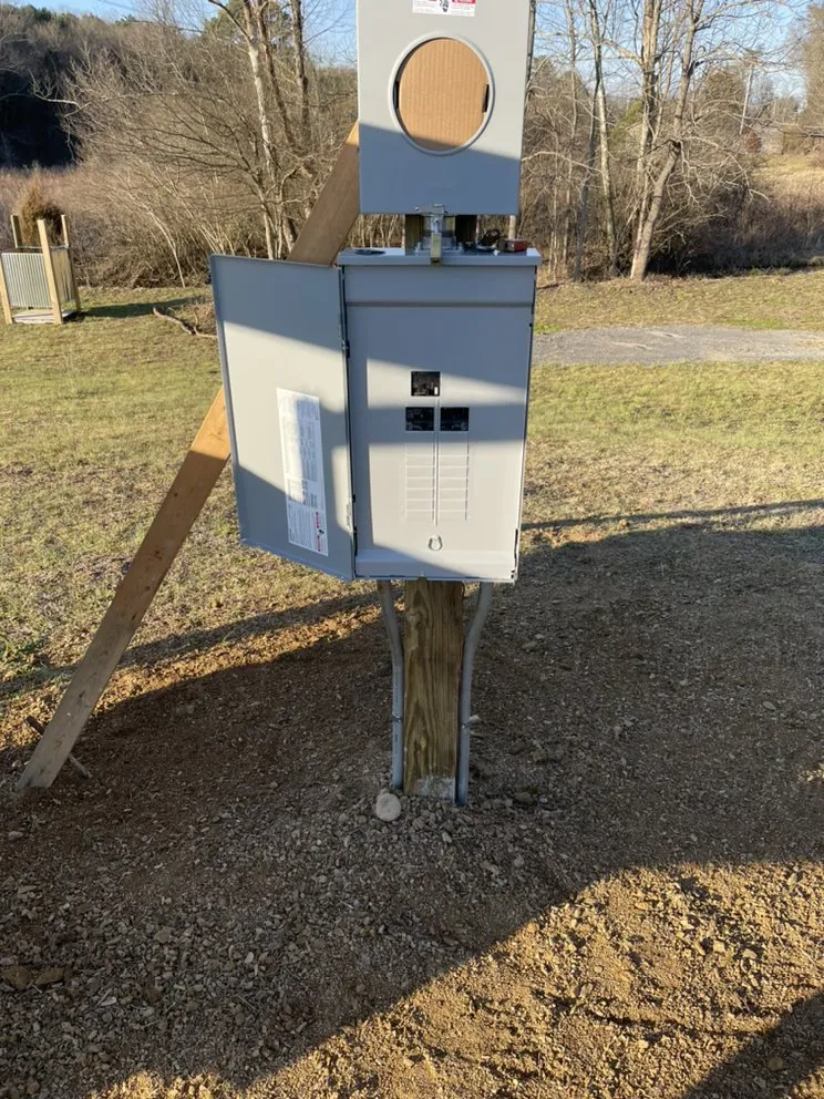 Slide of Everest Electrical Construction