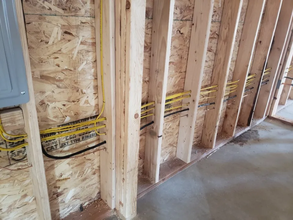 Slide of Everest Electrical Construction