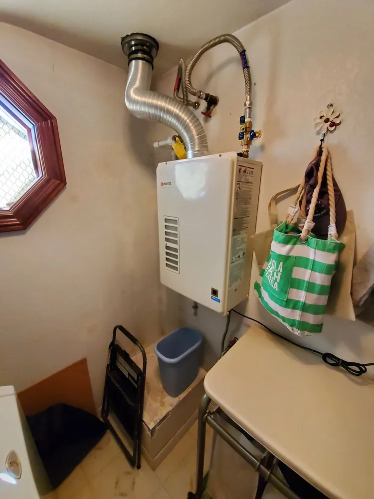 Slide of Everette Handyman