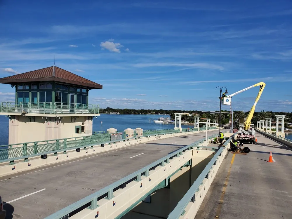 Trusted electrician providing wiring installation in St. Petersburg, FL - Everingham Elecrtic