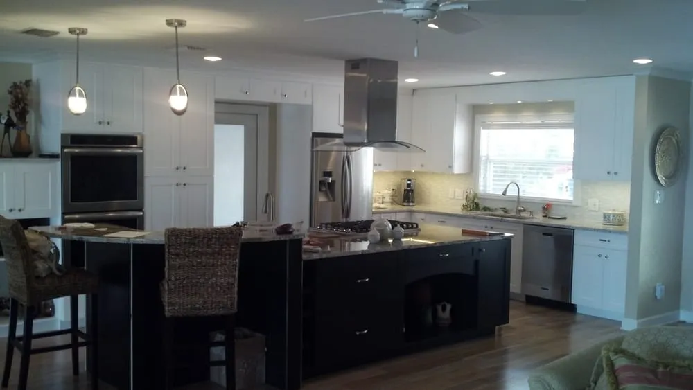 Professional circuit breaker repair experts serving St. Petersburg, FL - Everingham Elecrtic