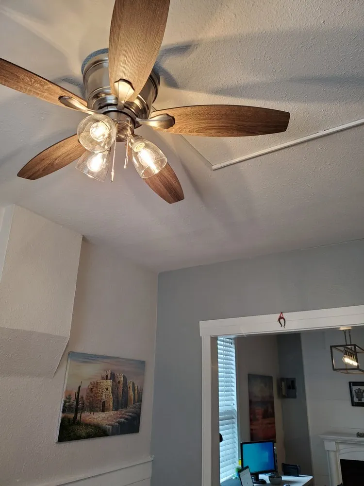 Slide of Everlast Electric