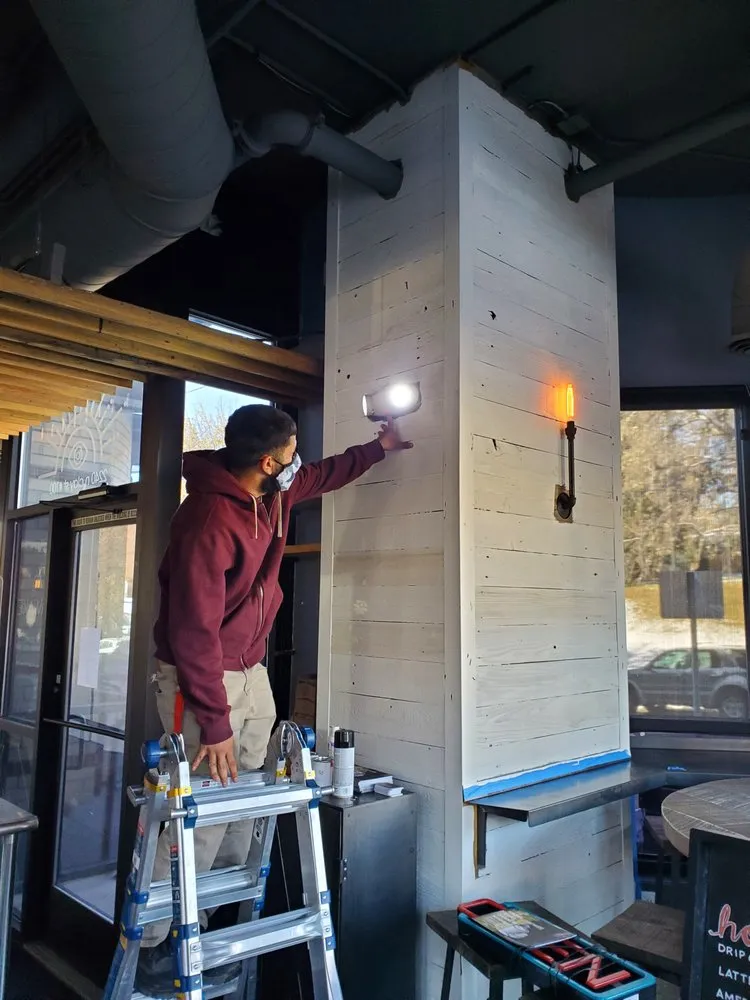 Slide of Everlast Electric