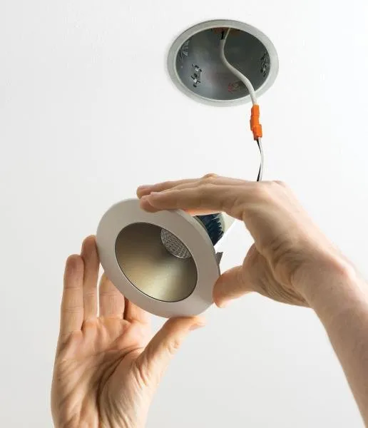 Slide of Everlast Electric