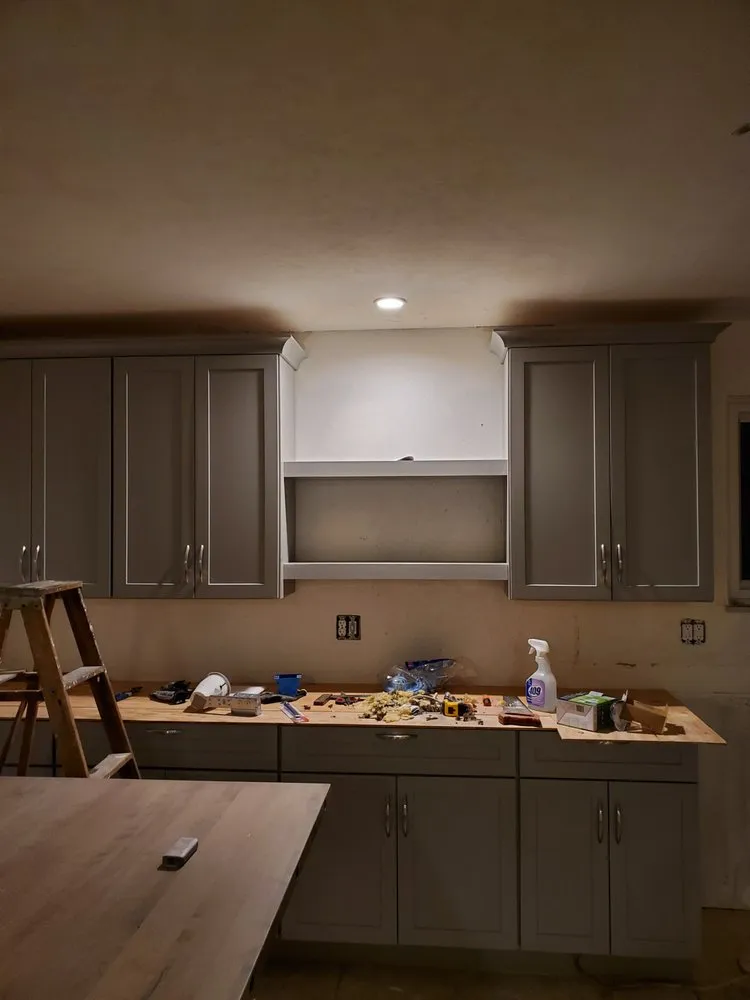 Slide of Everlast Electric