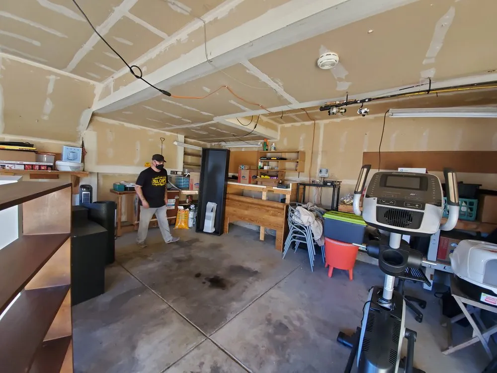 Slide of Everlast Electric