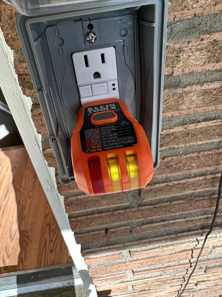 Slide of Everleaf Electrical