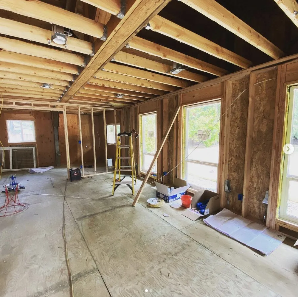 Slide of Everlit Electric