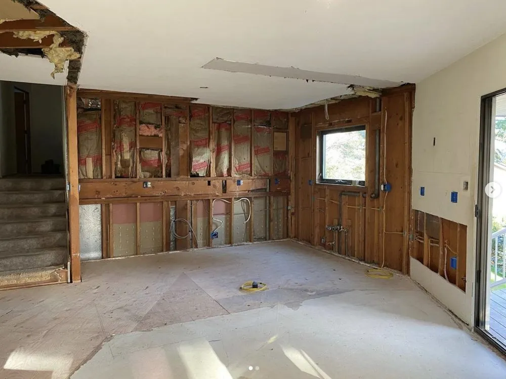 Slide of Everlit Electric