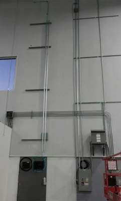 Everything & Electric Logo