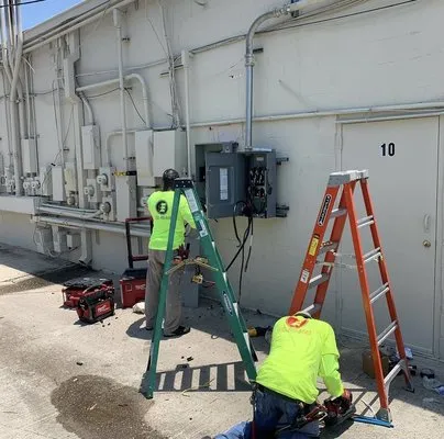 Excellent Electric Logo