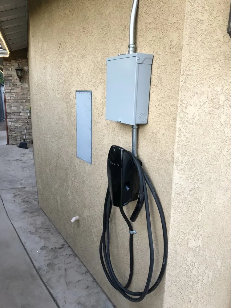 Slide of Expert Electrician