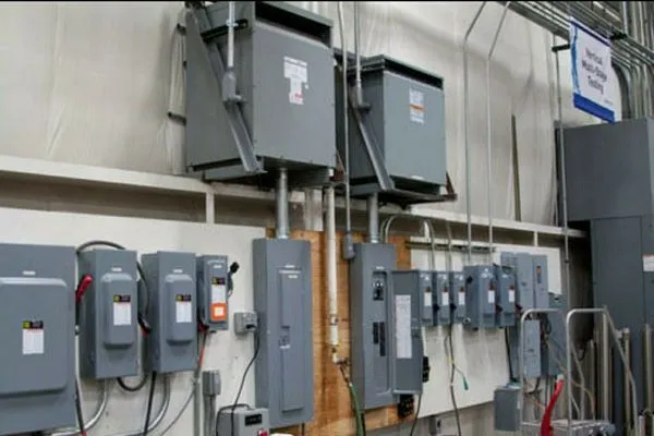 Extra Mile Electric Logo