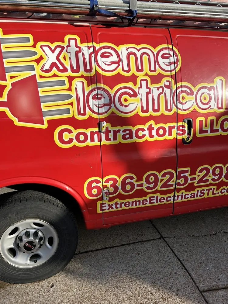 Affordable electrician providing circuit breaker repair in St. Peters, MO - Extreme Electrical Contractors