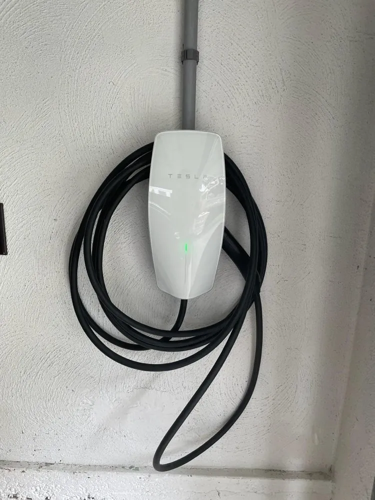 Slide of Extreme Handyman