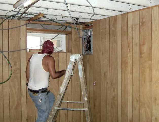 Slide of EZ Does it Electrical & Home Improvment Services