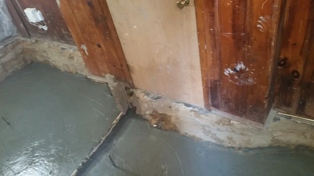 Slide of EZ Does it Home Improvement and Electrical Services