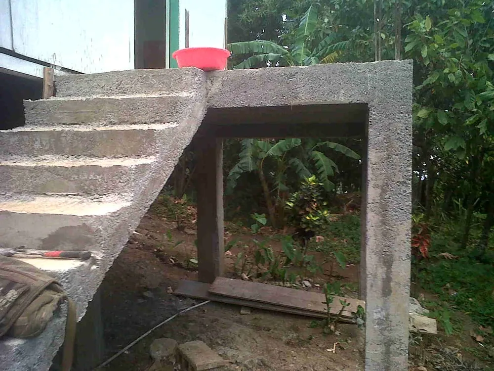 Slide of EZ Does It Home Improvements