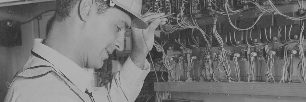 Slide of F & L Electrical