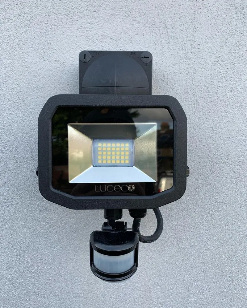 Slide of Factor 24 Hour Electrician