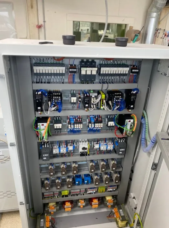 Slide of Faille Electric