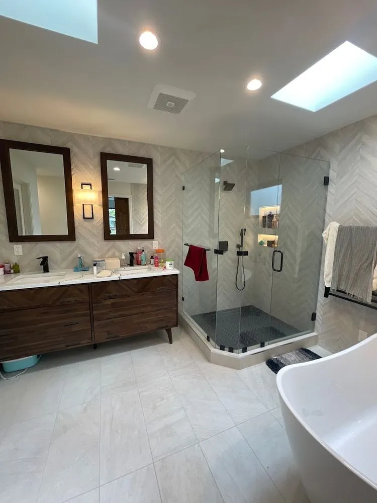 Professional outlet and switch repair in San Fernando Valley, CA by FAM Electric