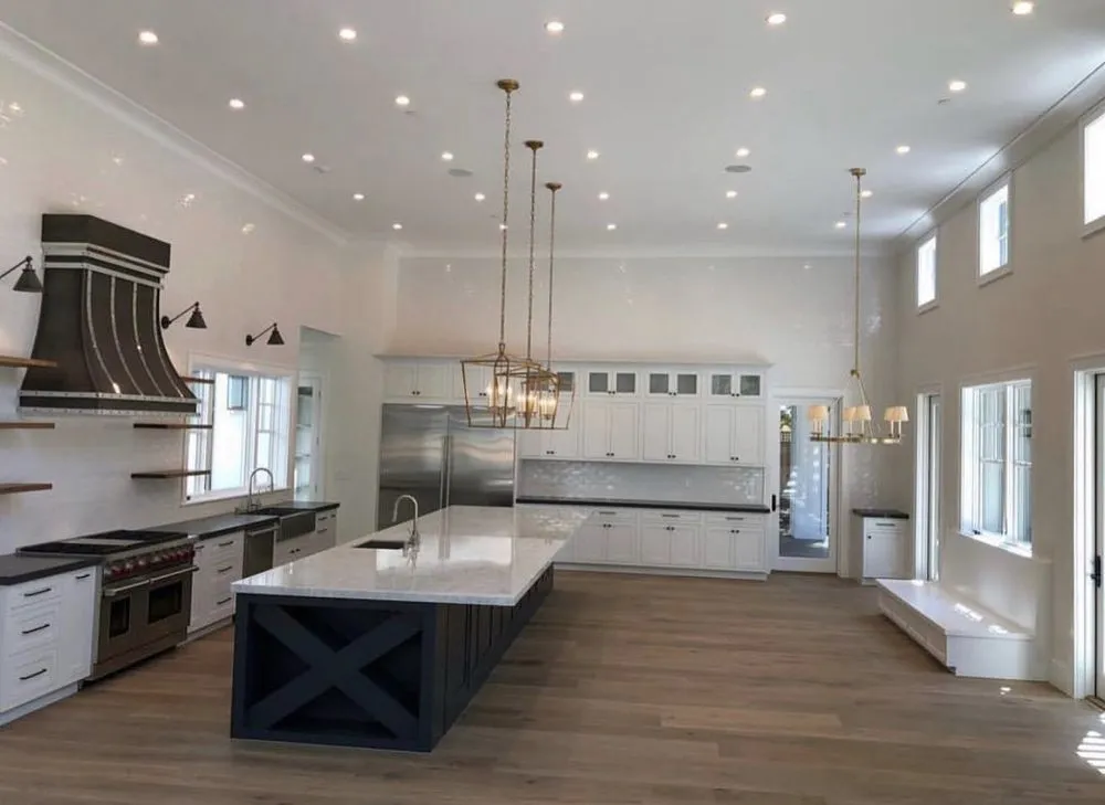 Trusted outlet and switch repair experts serving San Fernando Valley, CA - FAM Electric