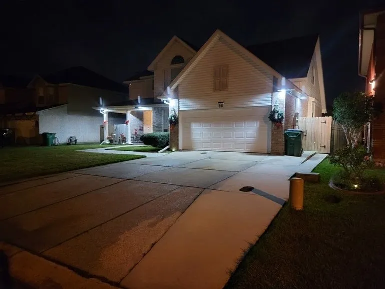 Slide of Fameus Mounting Installation