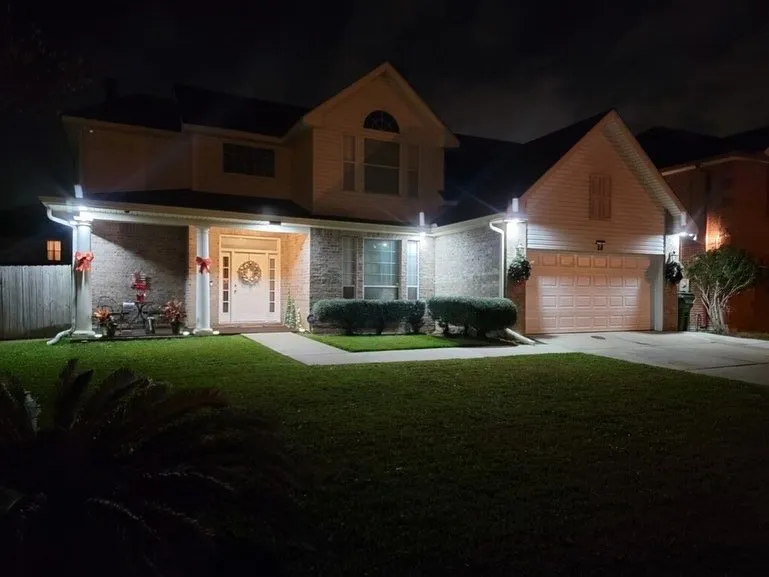 Slide of Fameus Mounting Installation