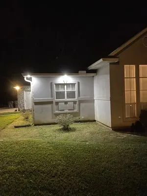 Fameus Mounting Installation Logo