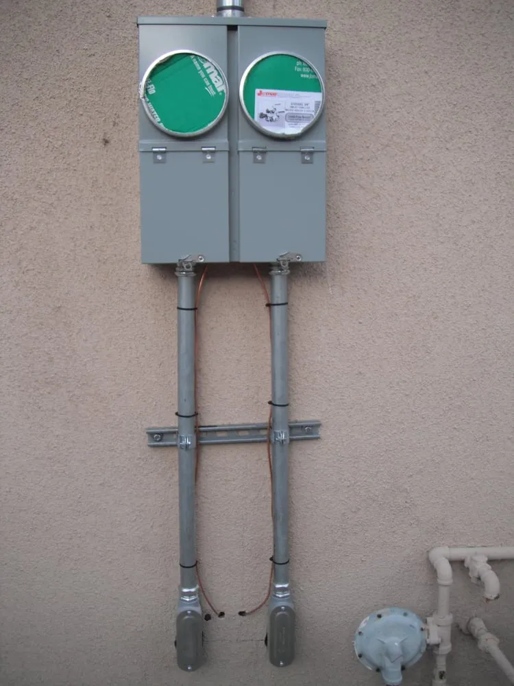 Slide of Fampeca Electric