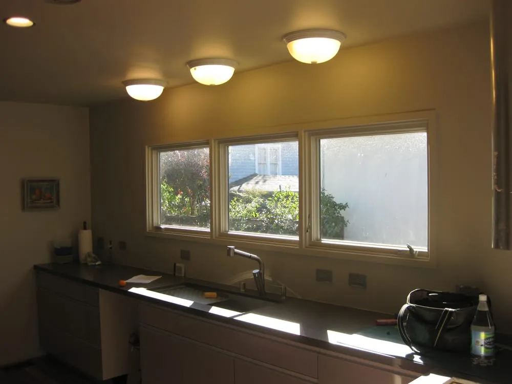 Slide of Fampeca Electric