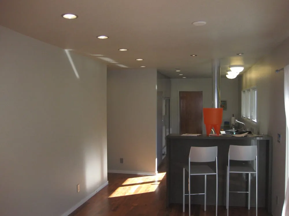 Slide of Fampeca Electric