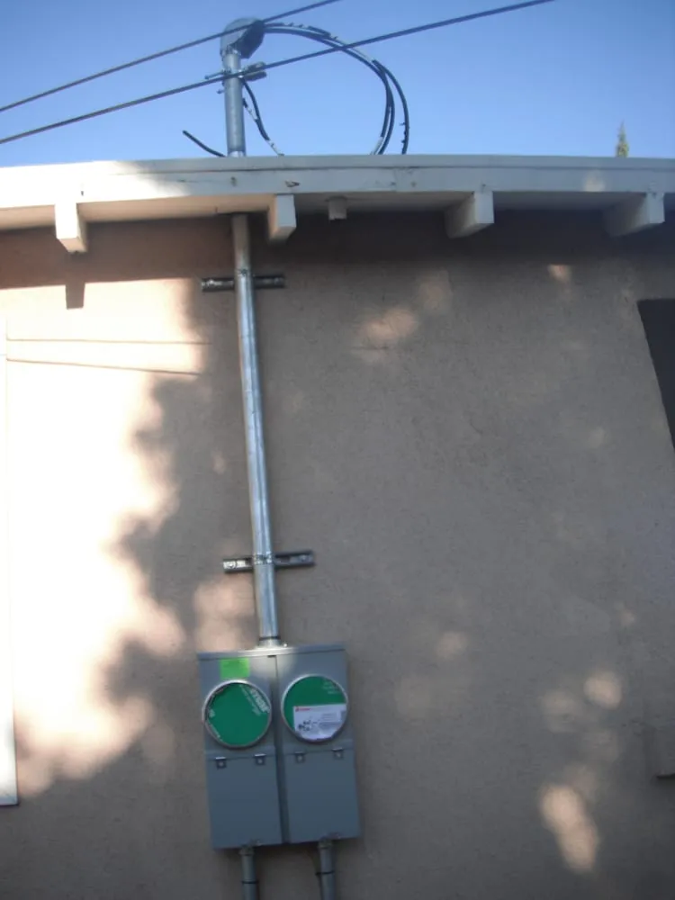 Slide of Fampeca Electric