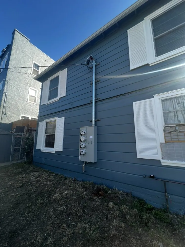 Slide of Fampeca Electric