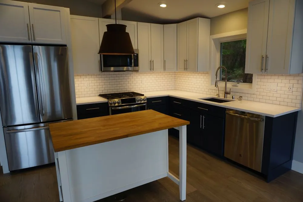 Slide of Faraday Electric