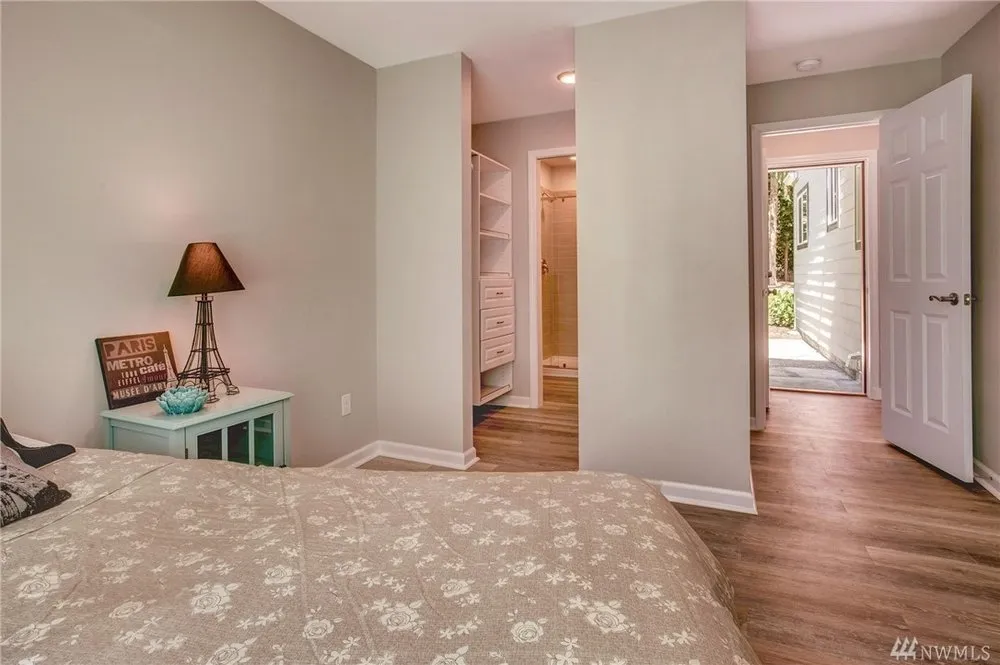 Slide of Faraday Electric