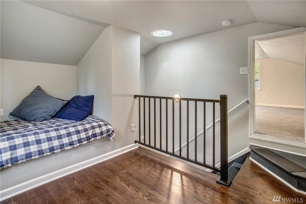 Slide of Faraday Electric