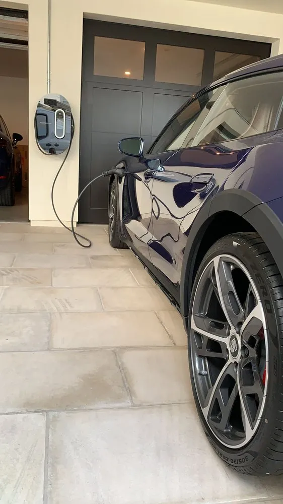 Slide of Faraday Electric