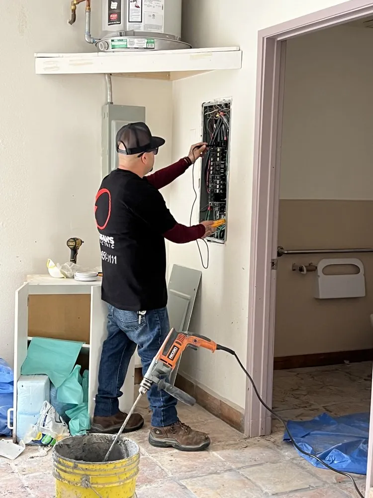 Slide of Farfan’s Electric Services