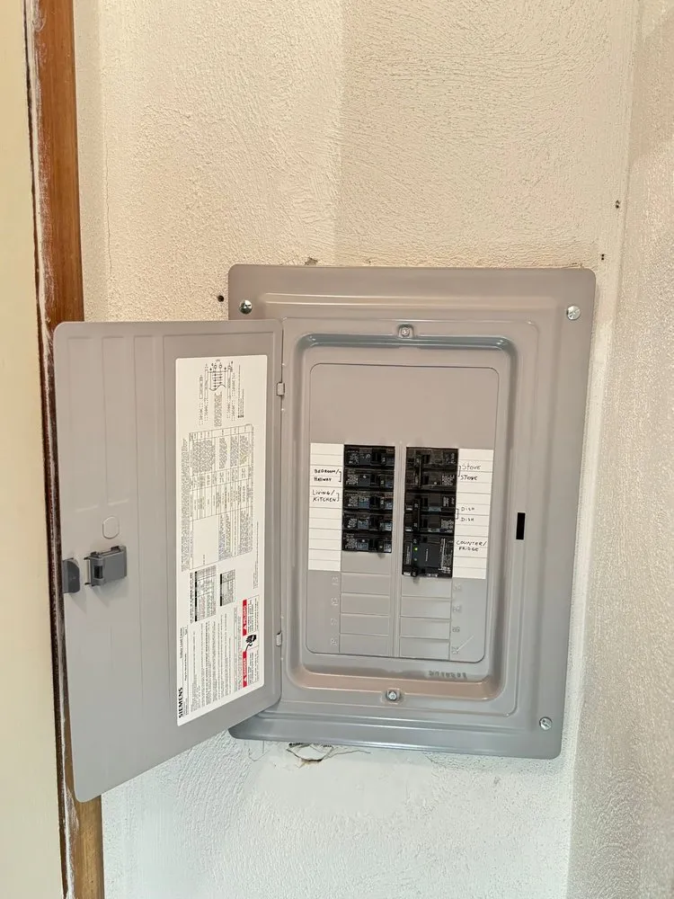 Slide of Farol Electric