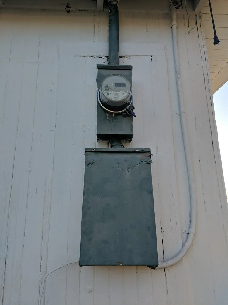 Trusted lighting installation in ,  by Farris Electric