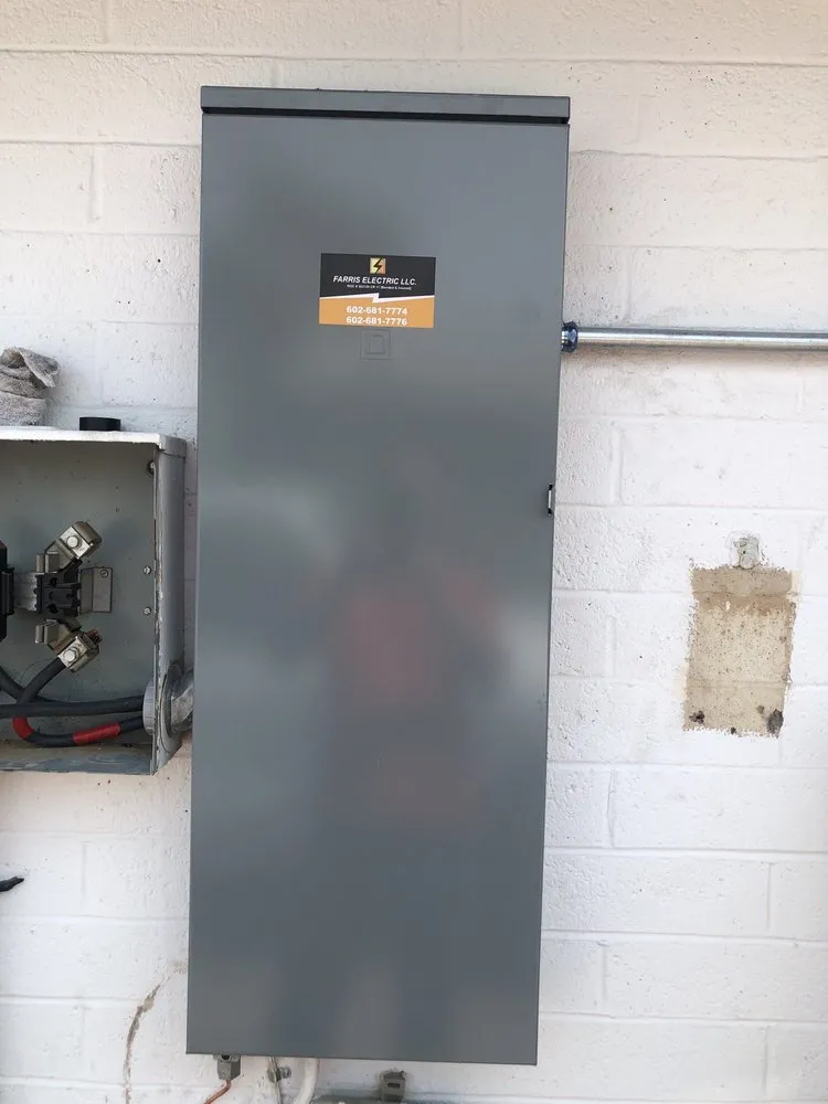 Certified electrician providing electrical repair in , 