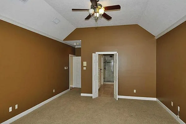 Fast Action Electrical & Construction Services Logo