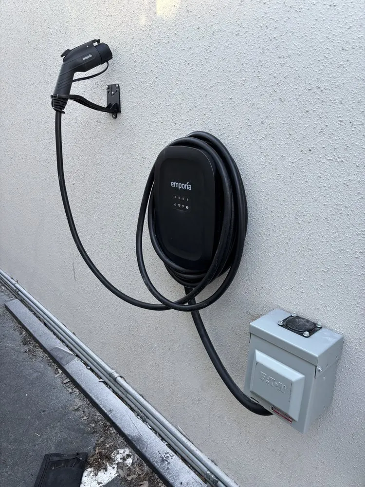 Trusted electrical repair service in , - Fast Handy Electric