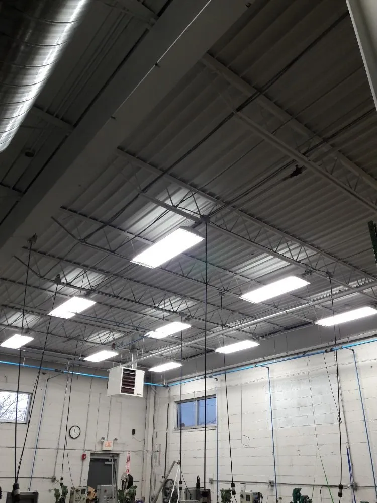 Professional electrician providing electrical repair in , 